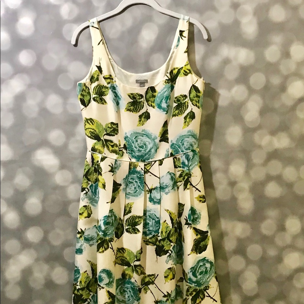 Super pretty flowered dress